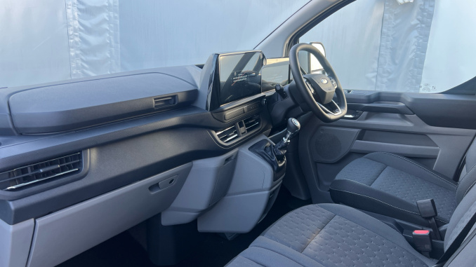 Ford Transit Custom 320 L1 Diesel Fwd 2.0 EcoBlue 150ps H1 Double Cab Van Limited - Image 9